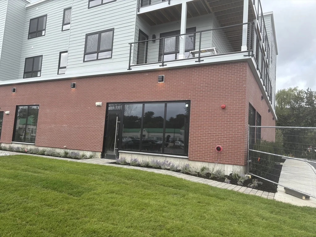 2 bed, 2 bath apartment for rent at 1391 Main St Unit 205, Walpole — photo 5 of 33