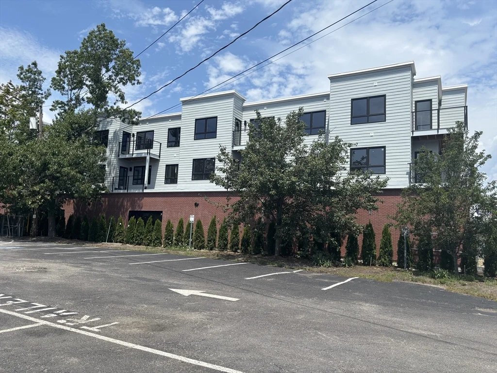 2 bed, 2 bath apartment for rent at 1391 Main St Unit 303, Walpole — photo 1 of 26