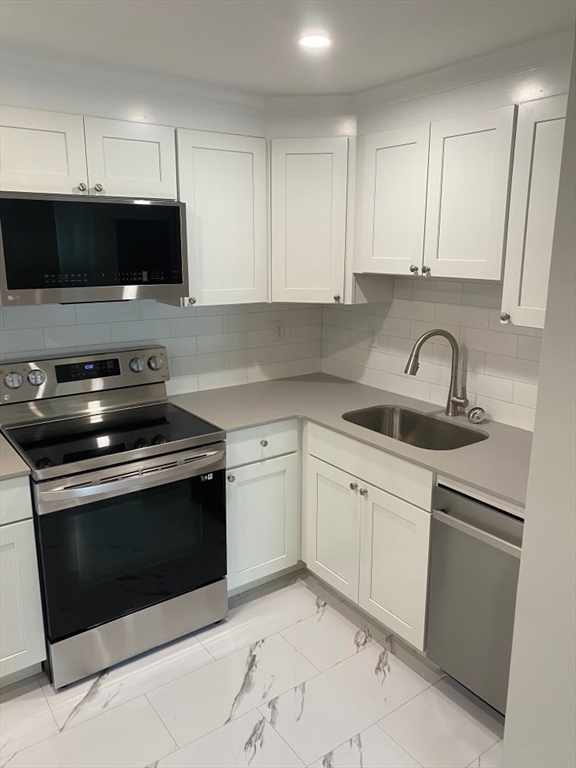 2 bed, 1 bath apartment for rent at 1395 Furnace Brook Pkwa Unit 4, South Quincy — photo 3 of 8