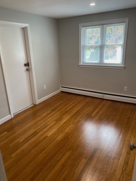 2 bed, 1 bath apartment for rent at 1395 Furnace Brook Pkwa Unit 4, South Quincy — photo 5 of 8
