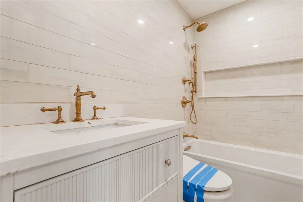3 bed, 2 bath apartment for rent at 1396 Beacon St Unit 2nd Floor, Coolidge Corner — photo 12 of 14