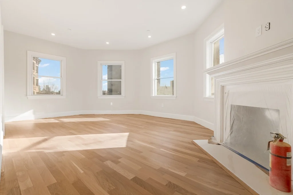 3 bed, 2 bath apartment for rent at 1396 Beacon St Unit 2nd Floor, Coolidge Corner — photo 6 of 14