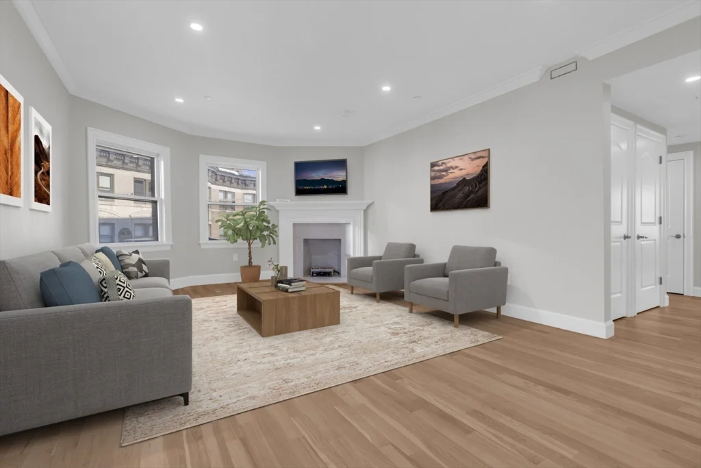 3 bed, 2 bath apartment for rent at 1396 Beacon St Unit 3rd Floor, Coolidge Corner — photo 2 of 8