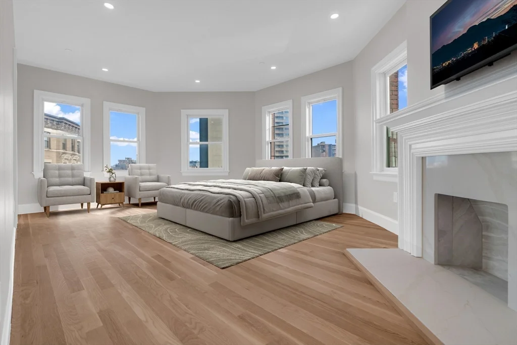 3 bed, 2 bath apartment for rent at 1396 Beacon St Unit 3rd Floor, Coolidge Corner — photo 4 of 8