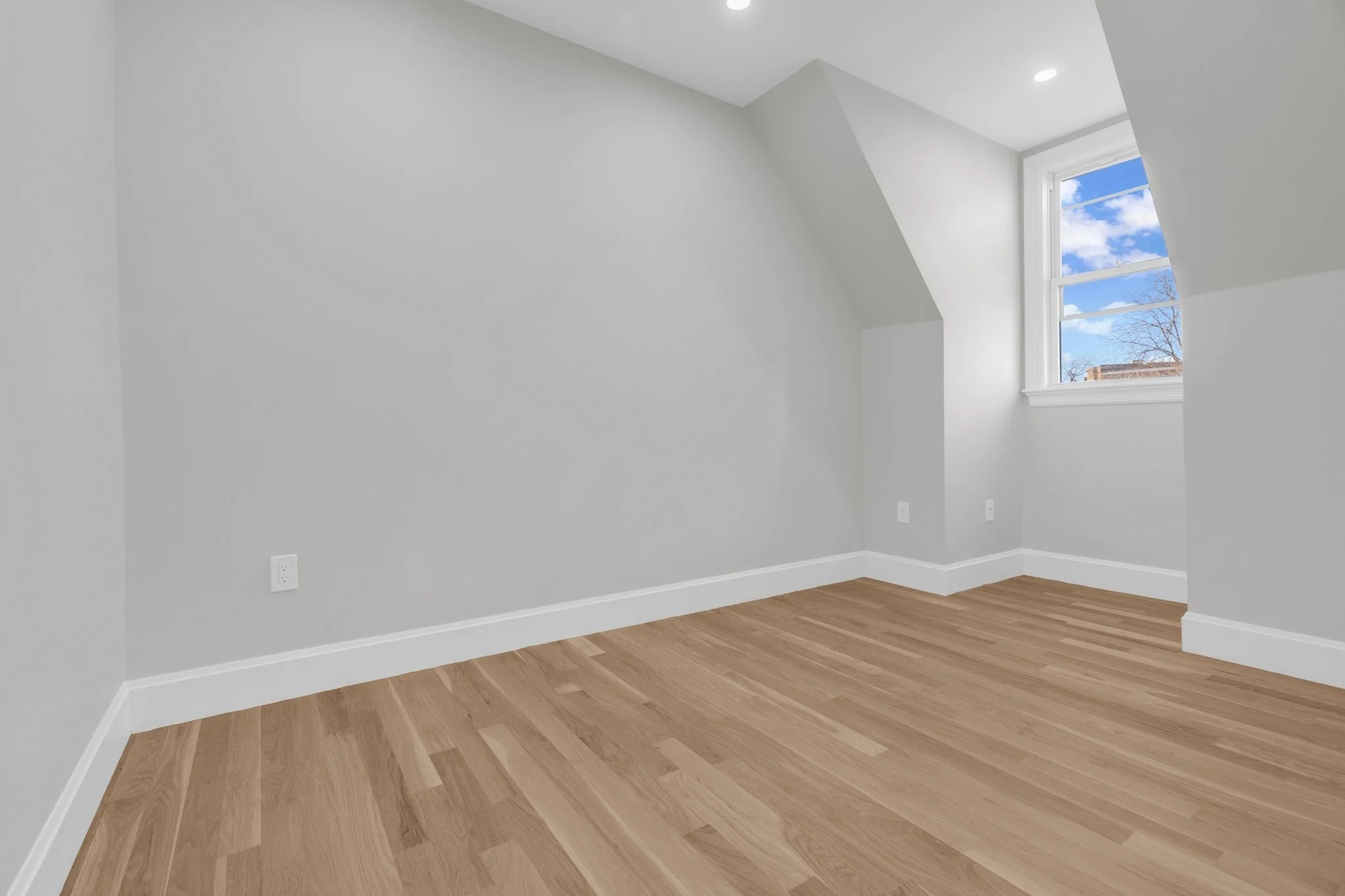 3 bed, 1 bath apartment for rent at 1396 Beacon St Unit 5, Coolidge Corner — photo 7 of 11