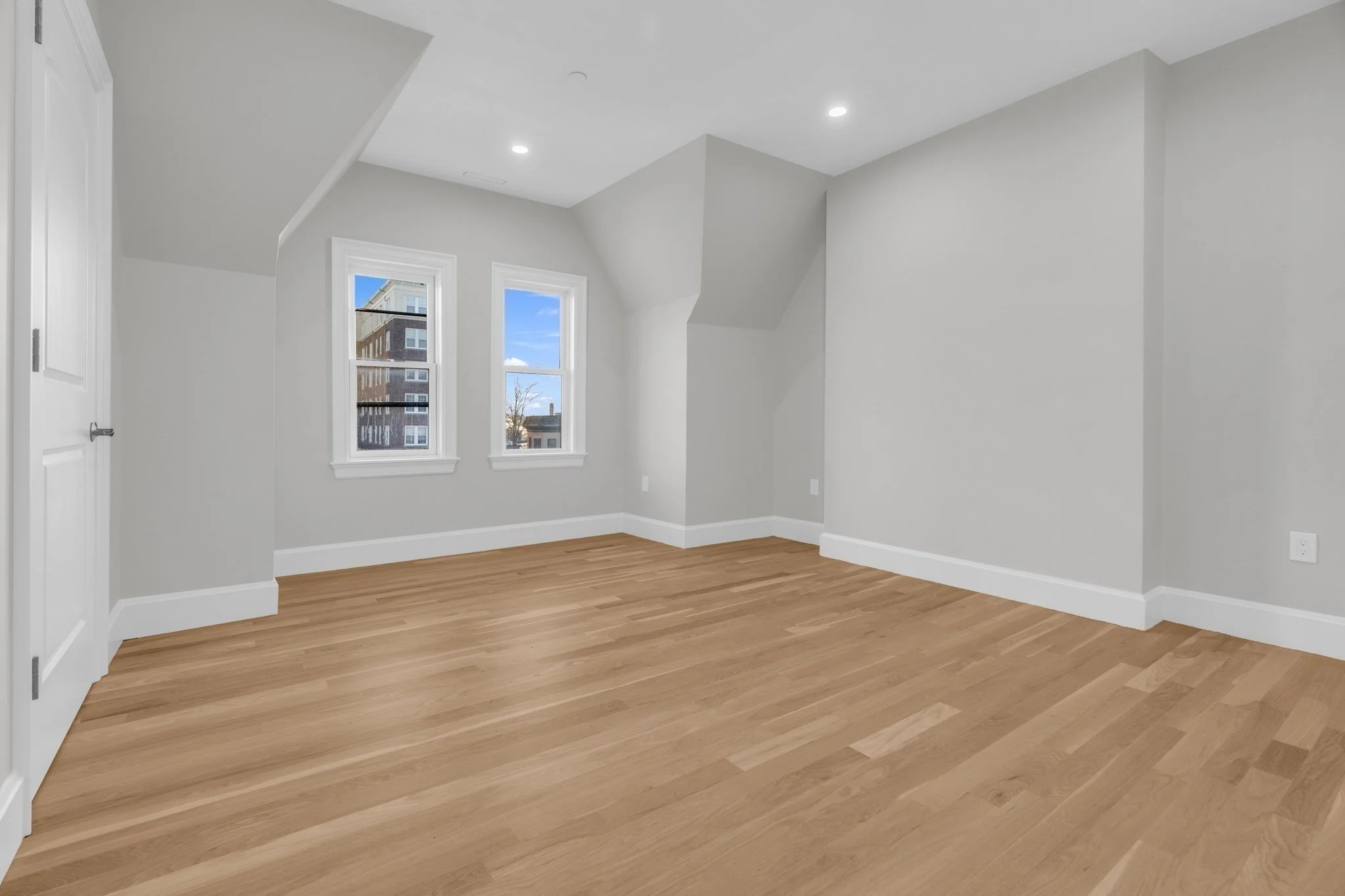 3 bed, 1 bath apartment for rent at 1396 Beacon St Unit 5, Coolidge Corner — photo 10 of 11