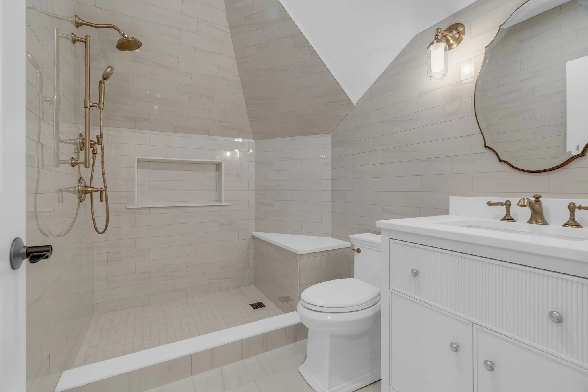 3 bed, 1 bath apartment for rent at 1396 Beacon St Unit 5, Coolidge Corner — photo 9 of 11
