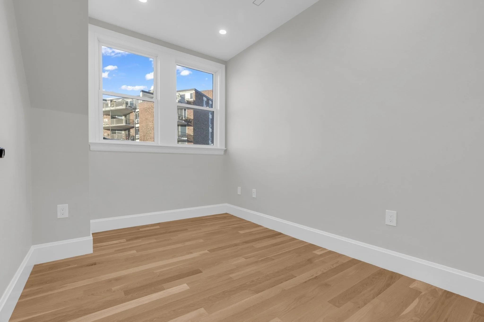 3 bed, 1 bath apartment for rent at 1396 Beacon St Unit 5, Coolidge Corner — photo 8 of 11