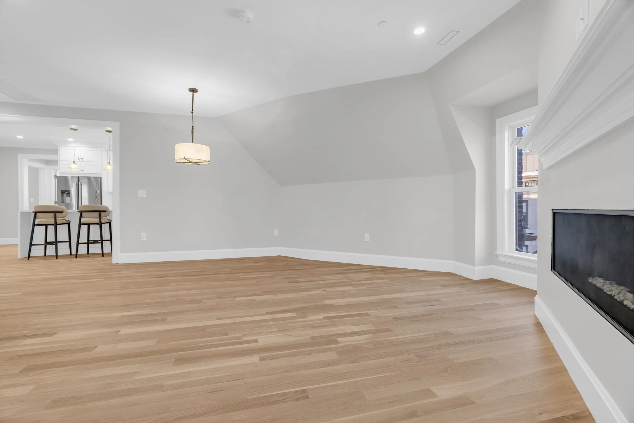 3 bed, 1 bath apartment for rent at 1396 Beacon St Unit 5, Coolidge Corner — photo 5 of 11