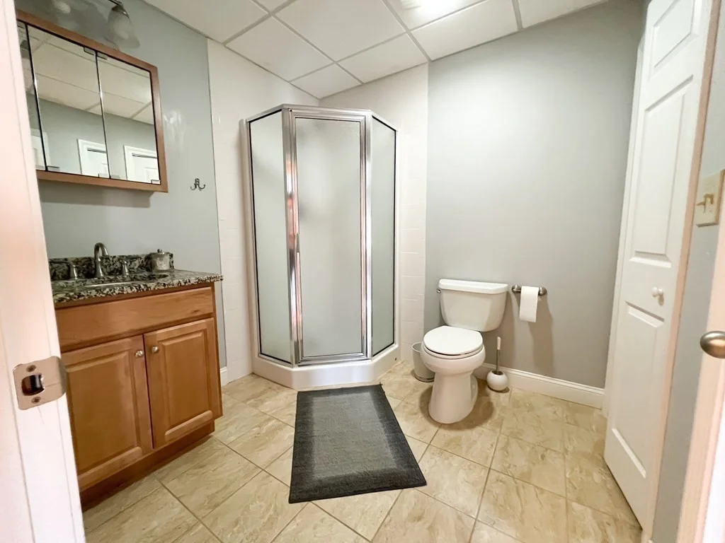 2 bed, 2 bath apartment for rent at 139R Linden St Unit 2, Wellesley — photo 8 of 12