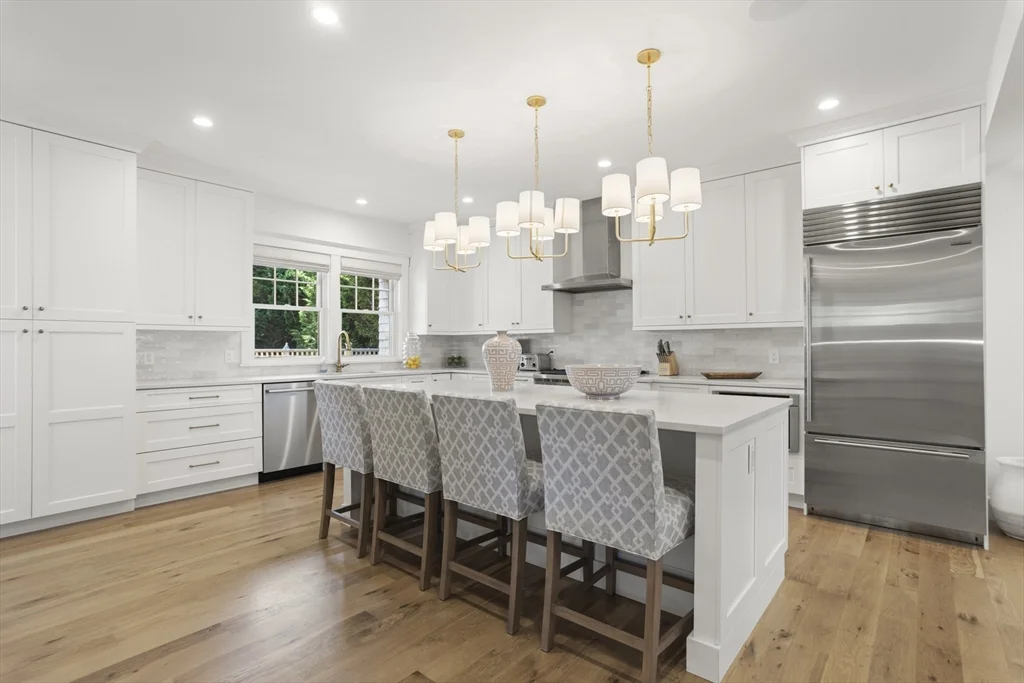 6 bed, 4+ bath apartment for rent at 13A Gingy Ln, Nantucket — photo 8 of 29