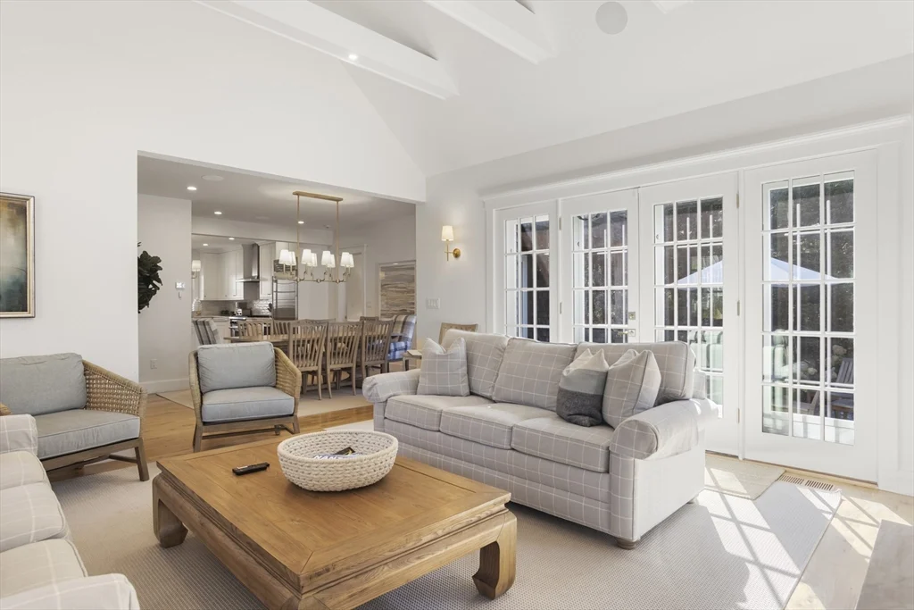 6 bed, 4+ bath apartment for rent at 13A Gingy Ln, Nantucket — photo 4 of 29