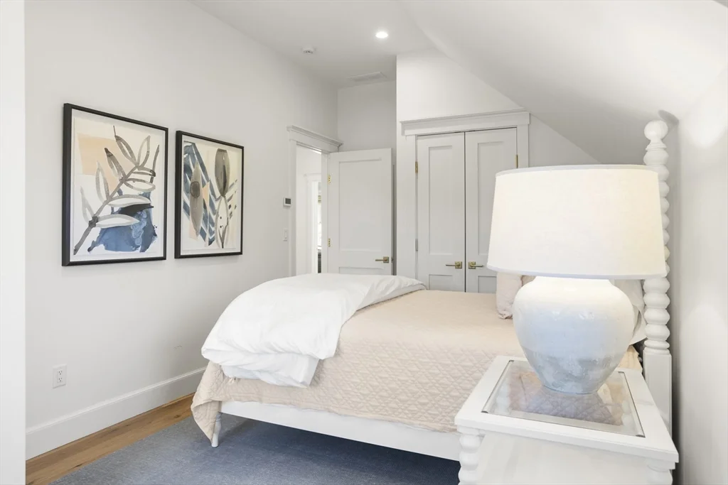 6 bed, 4+ bath apartment for rent at 13A Gingy Ln, Nantucket — photo 16 of 29