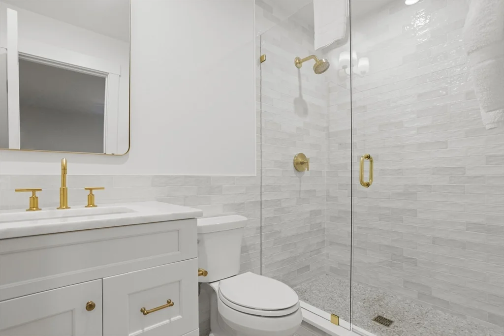 6 bed, 4+ bath apartment for rent at 13A Gingy Ln, Nantucket — photo 23 of 29