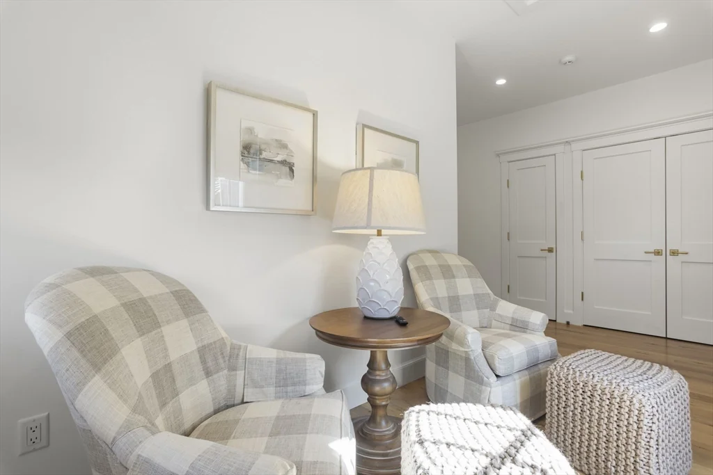 6 bed, 4+ bath apartment for rent at 13A Gingy Ln, Nantucket — photo 14 of 29