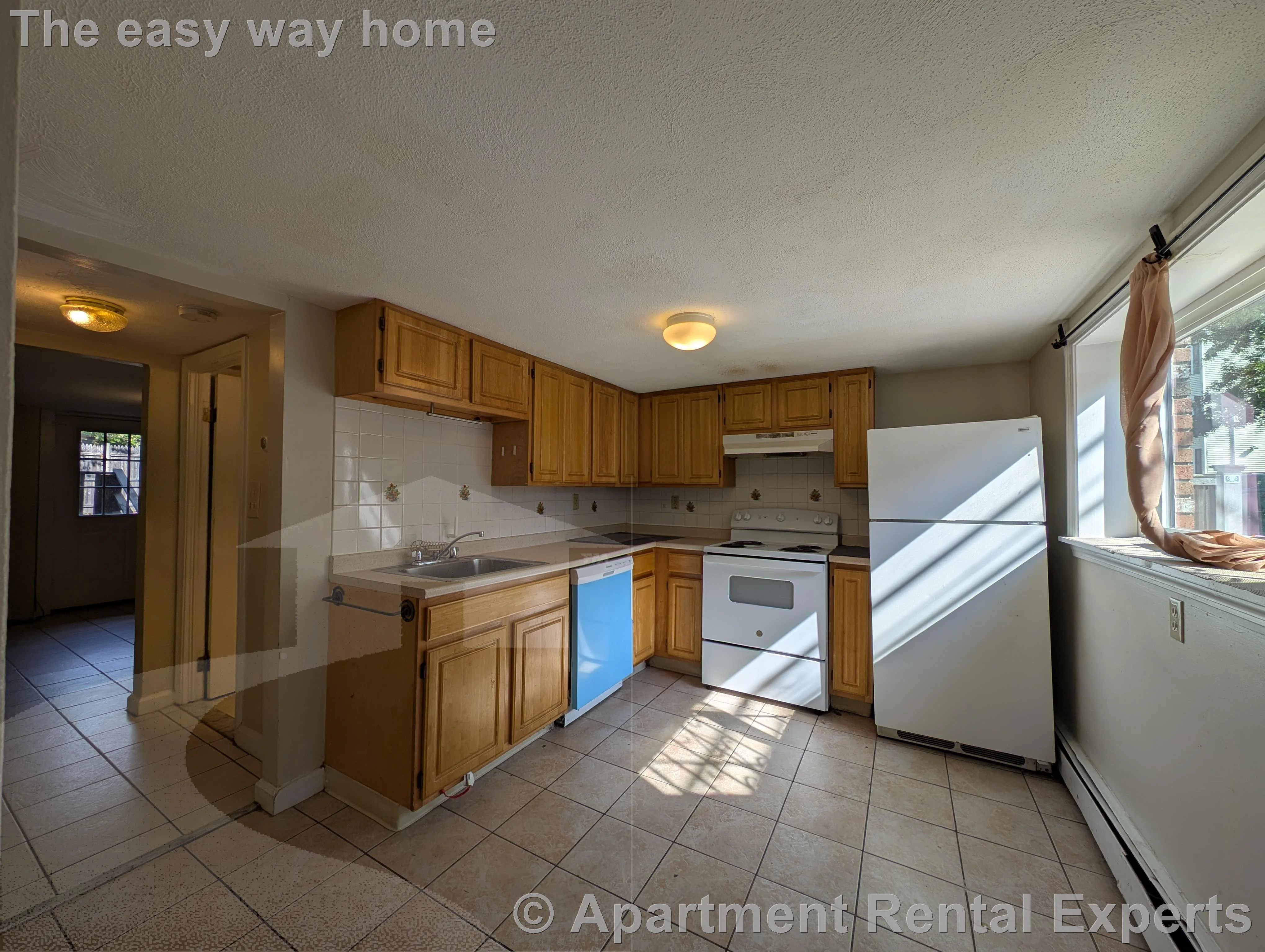 2 bed, 2 bath apartment for rent at 13A Suffolk St, Central Square — photo 2 of 14