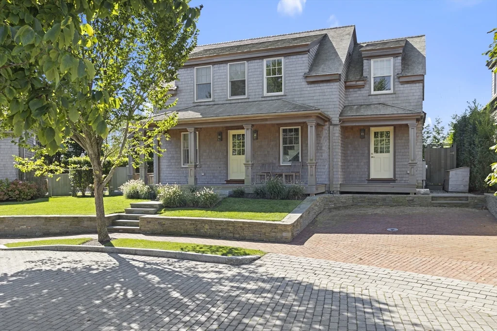 5 bed, 4+ bath apartment for rent at 13B Gingy Ln, Nantucket — photo 1 of 27