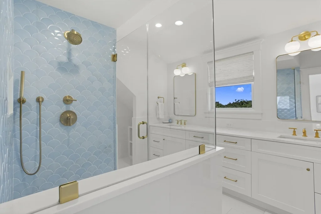 5 bed, 4+ bath apartment for rent at 13B Gingy Ln, Nantucket — photo 16 of 27