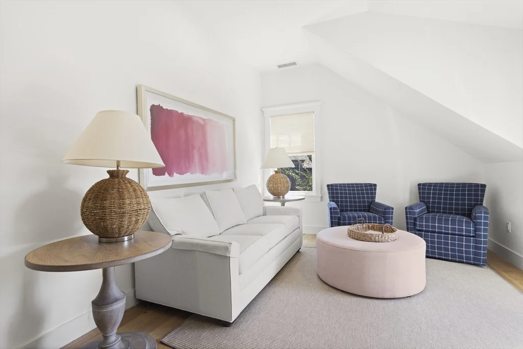 5 bed, 4+ bath apartment for rent at 13B Gingy Ln, Nantucket — photo 18 of 27
