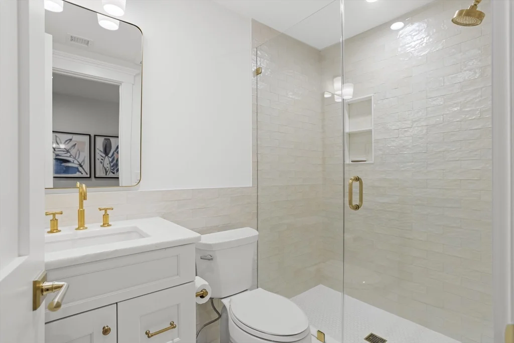 5 bed, 4+ bath apartment for rent at 13B Gingy Ln, Nantucket — photo 20 of 27