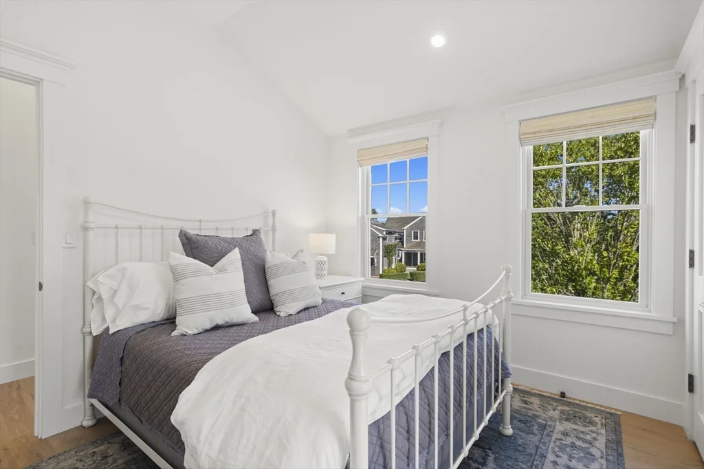 5 bed, 4+ bath apartment for rent at 13B Gingy Ln, Nantucket — photo 10 of 27