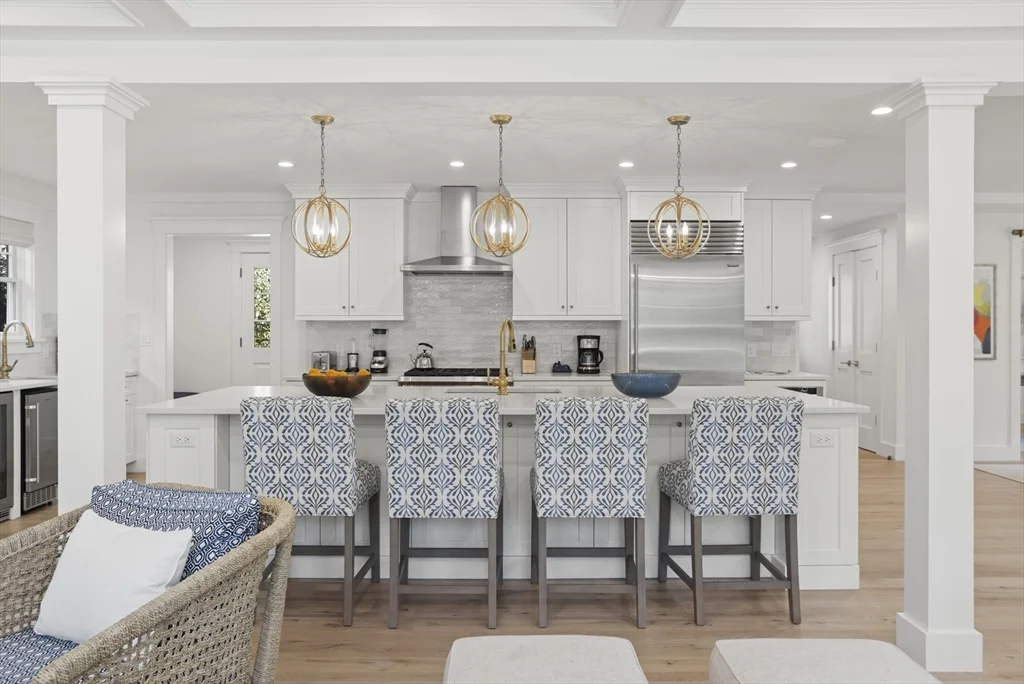 5 bed, 4+ bath apartment for rent at 13B Gingy Ln, Nantucket — photo 3 of 27