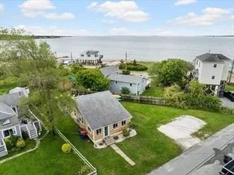 3 bed, 1 bath apartment for rent at 13B Hathaway, Fairhaven — photo 1 of 42