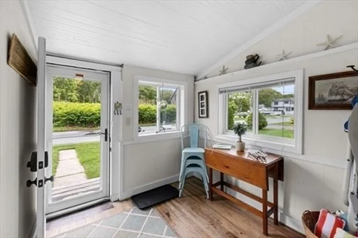 3 bed, 1 bath apartment for rent at 13B Hathaway, Fairhaven — photo 13 of 42