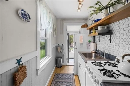 3 bed, 1 bath apartment for rent at 13B Hathaway, Fairhaven — photo 23 of 42