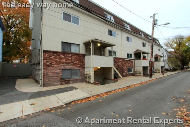 2 bed, 1 bath apartment for rent at 13B Suffolk St, Central Square — photo 12 of 15