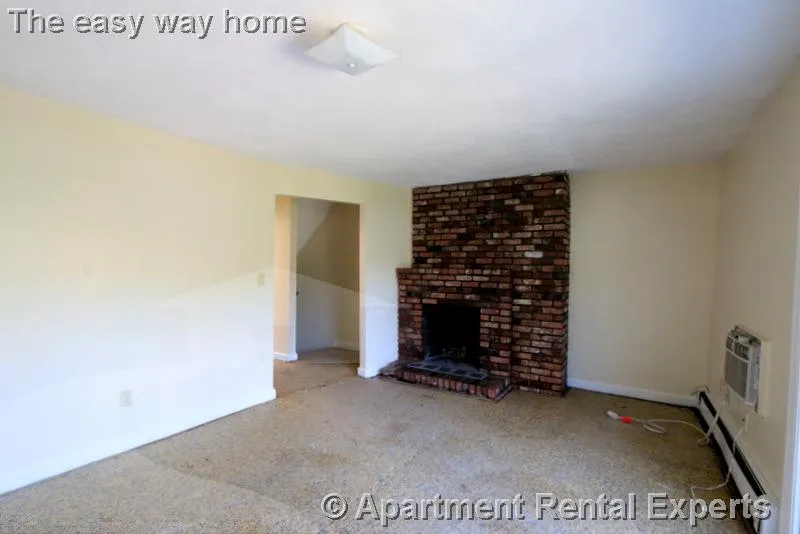 2 bed, 1 bath apartment for rent at 13B Suffolk St, Central Square