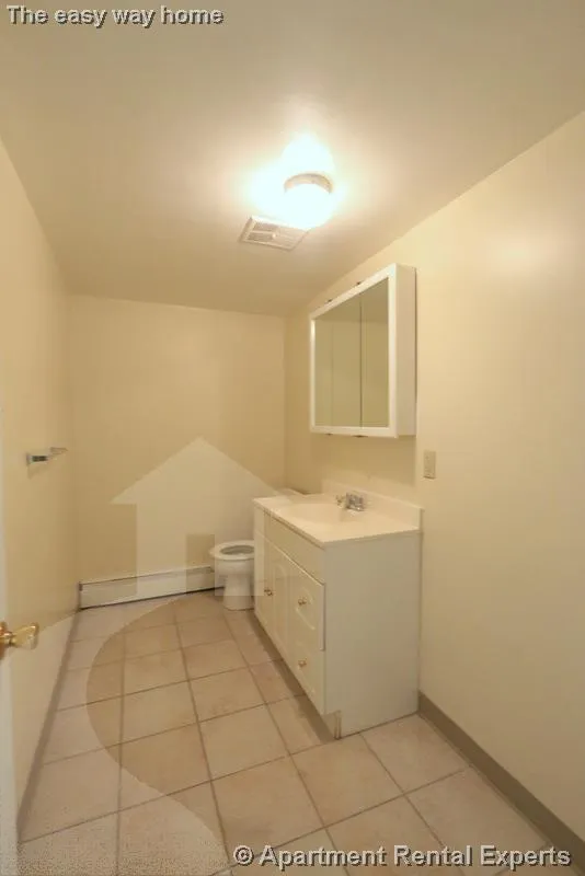 2 bed, 1 bath apartment for rent at 13B Suffolk St, Central Square — photo 3 of 15