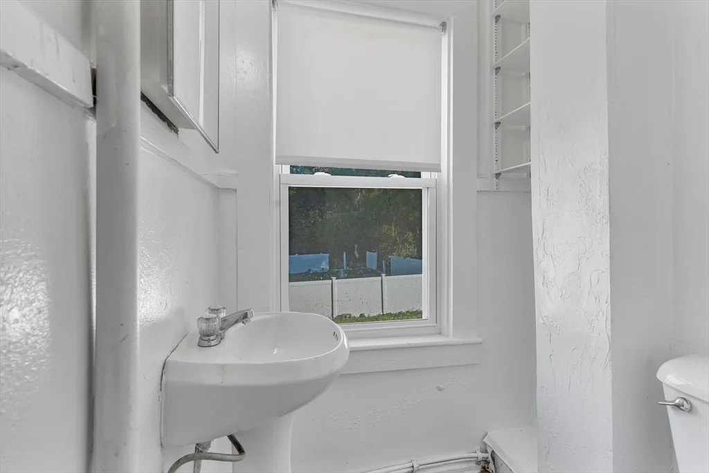 3 bed, 1 bath apartment for rent at 13R Plain St Unit 2, Taunton — photo 8 of 20