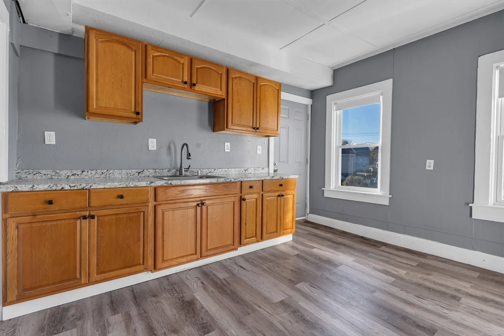 3 bed, 1 bath apartment for rent at 13R Plain St Unit 2, Taunton — photo 9 of 20