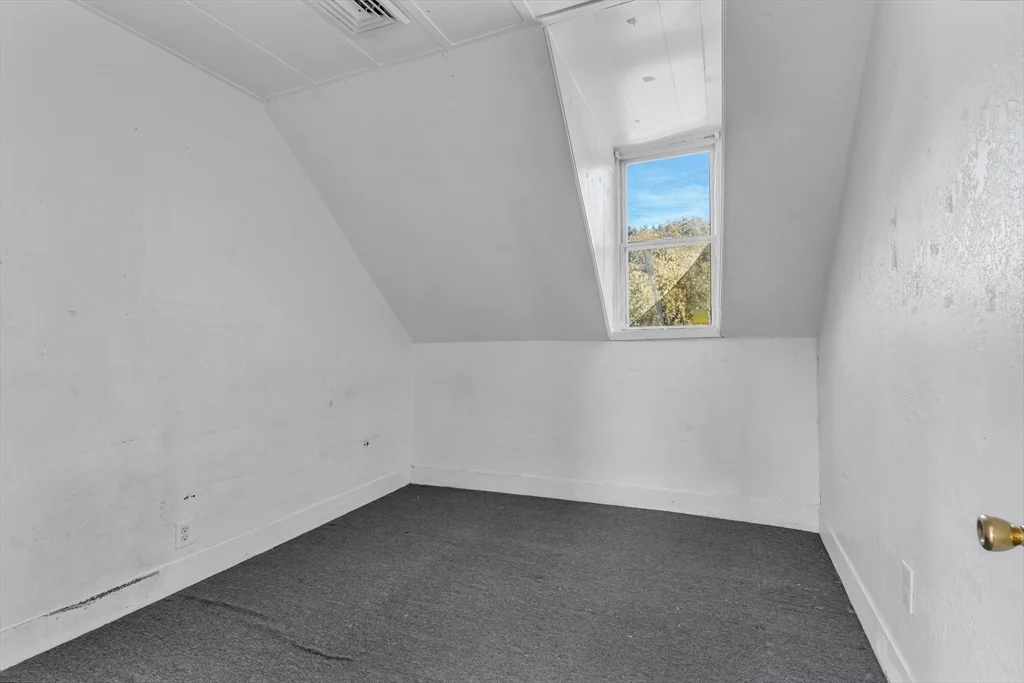 3 bed, 1 bath apartment for rent at 13R Plain St Unit 3, Taunton — photo 10 of 18