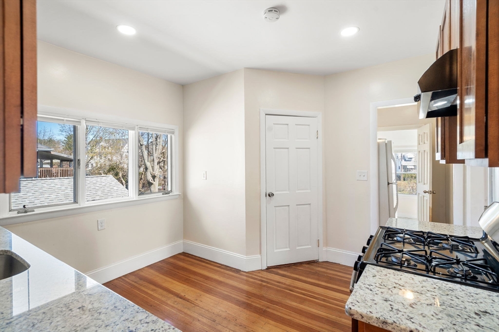 3 bed, 1 bath apartment for rent at 14-16 Child St Unit B, Hyde Park — photo 1 of 8