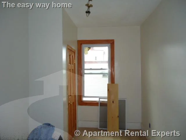 3 bed, 1 bath apartment for rent at 14-16 Clark St Unit 2, Union Square — photo 2 of 22