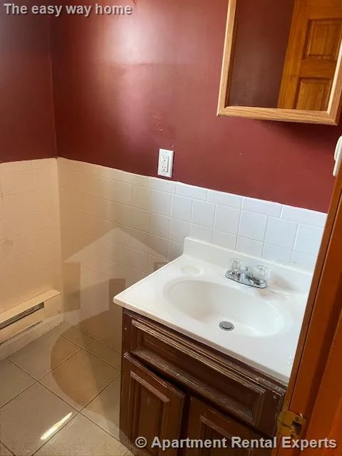 3 bed, 1 bath apartment for rent at 14-16 Clark St Unit 2, Union Square — photo 6 of 22