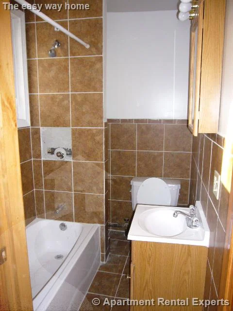 3 bed, 1 bath apartment for rent at 14-16 Clark St Unit 3, Union Square — photo 3 of 6