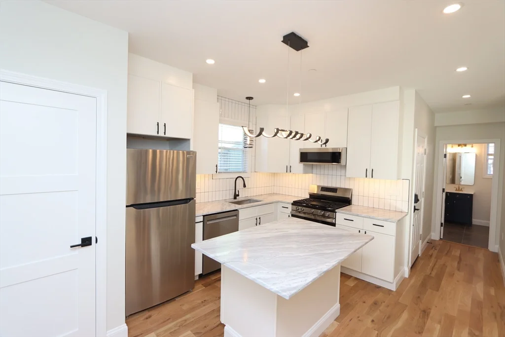 2 bed, 2 bath apartment for rent at 14-16 Harriet St Unit 1, Brighton — photo 3 of 19