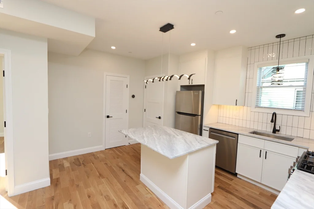 2 bed, 2 bath apartment for rent at 14-16 Harriet St Unit 1, Brighton — photo 4 of 19