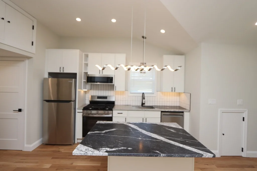 2 bed, 1 bath apartment for rent at 14-16 Harriet St Unit 2, Brighton — photo 3 of 20