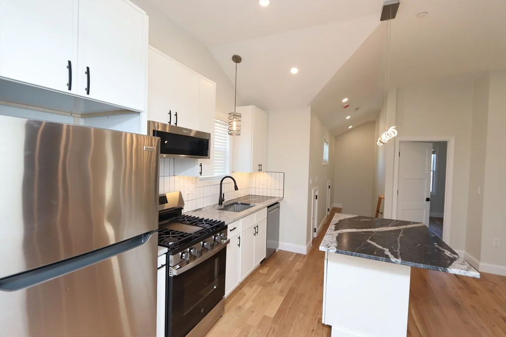 2 bed, 1 bath apartment for rent at 14-16 Harriet St Unit 2, Brighton — photo 4 of 20
