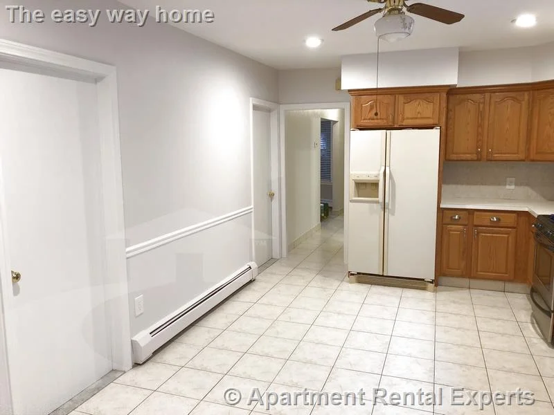 2 bed, 1 bath apartment for rent at 14-16 Lewis St Unit 1, Glenwood — photo 2 of 9