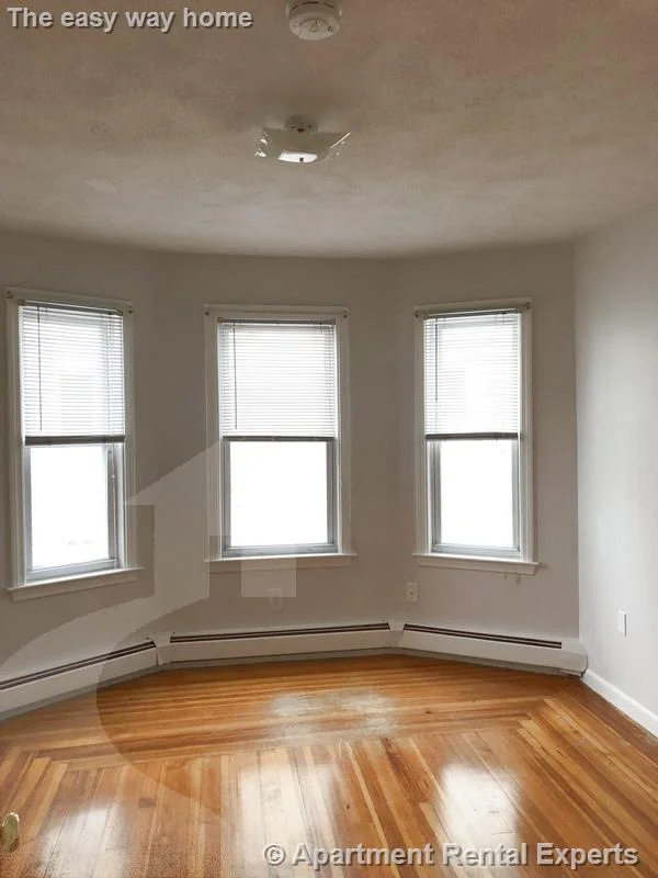 2 bed, 1 bath apartment for rent at 14-16 Lewis St Unit 1, Glenwood — photo 4 of 9
