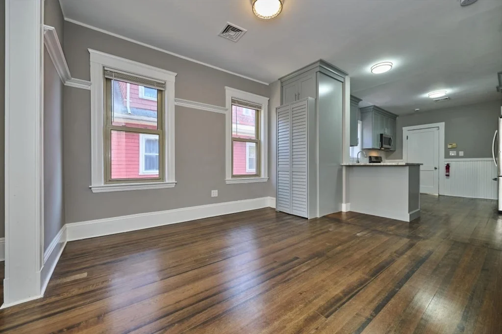 4 bed, 2 bath apartment for rent at 14-16 Malvern Unit 2, Somerville — photo 8 of 27