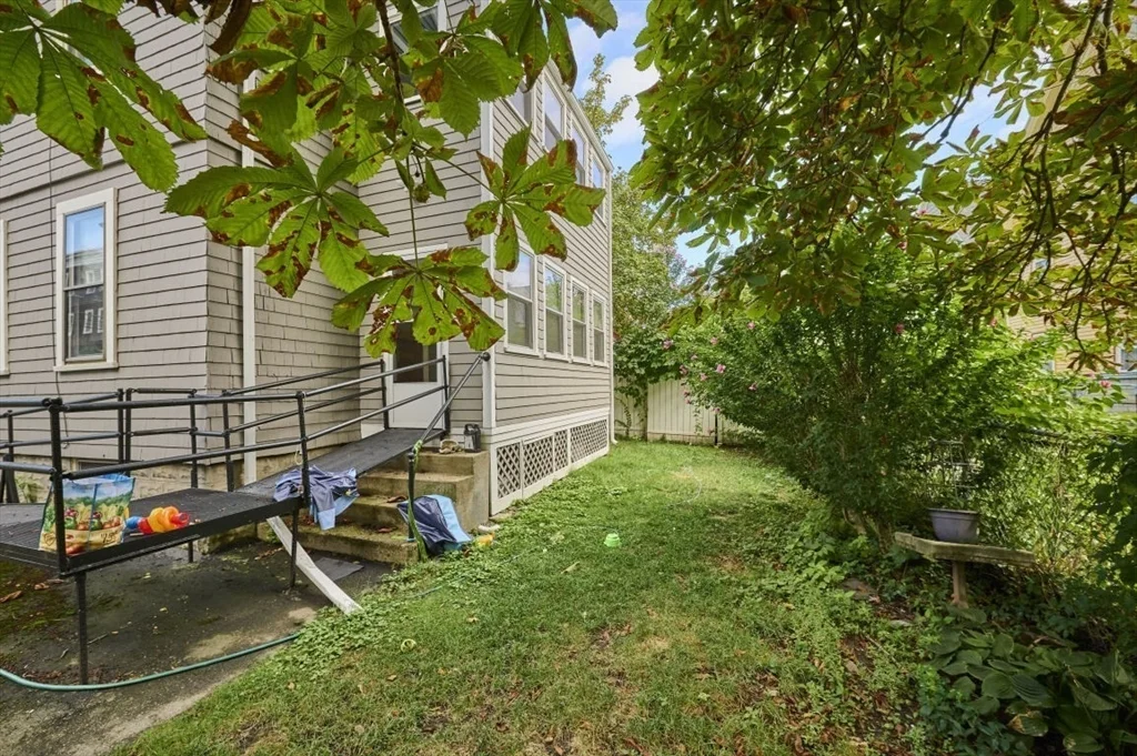 4 bed, 2 bath apartment for rent at 14-16 Malvern Unit 2, Somerville — photo 23 of 27