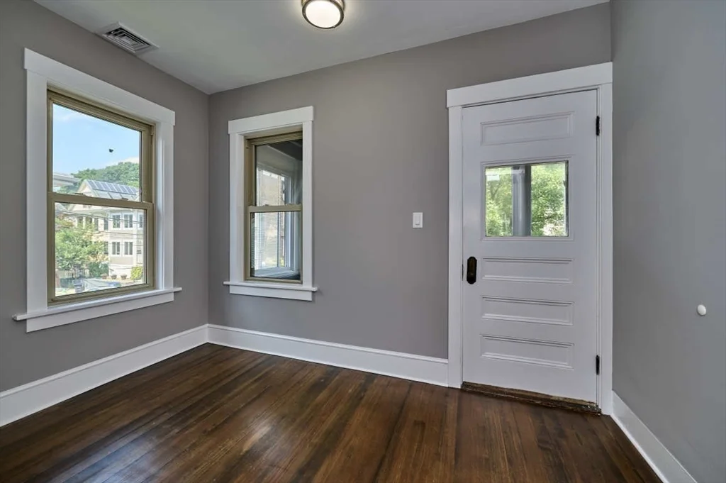 4 bed, 2 bath apartment for rent at 14-16 Malvern Unit 2, Somerville — photo 3 of 27