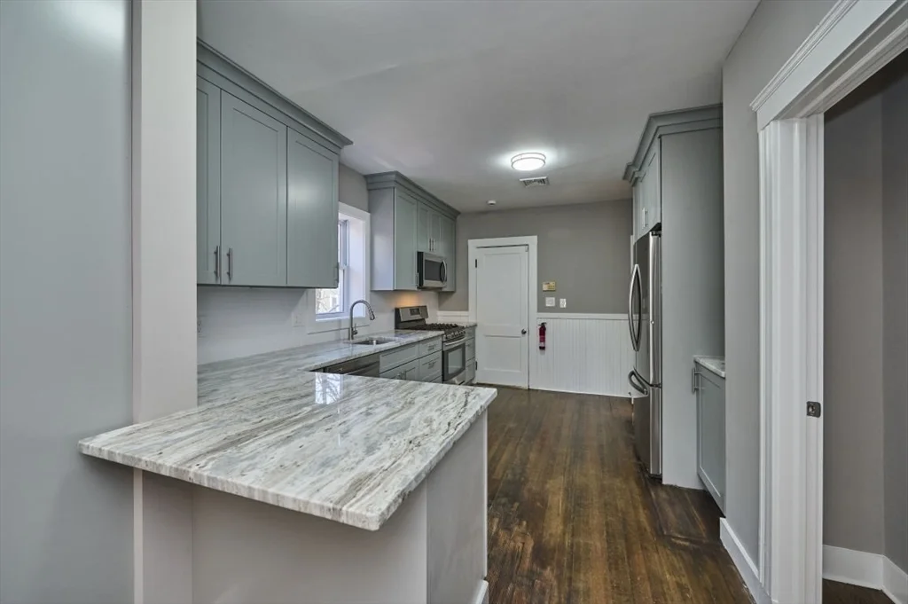 4 bed, 2 bath apartment for rent at 14-16 Malvern Unit 2, Somerville — photo 10 of 27