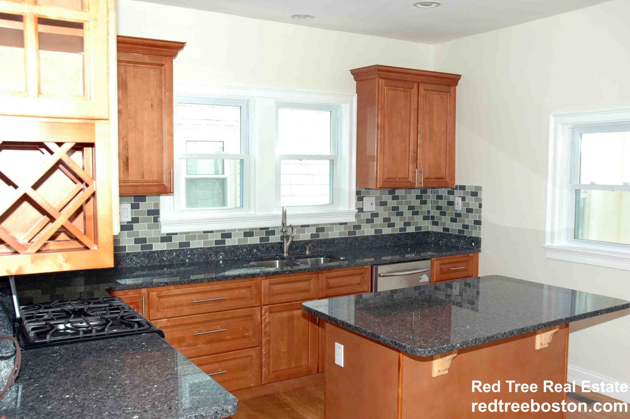 5 bed, 3 bath apartment for rent at 16 Seager Ct, Brighton — photo 2 of 10
